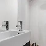 Prestigegoldresidence 1 - Old Town Апартаменты *