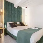 Prestigegoldresidence 1 - Old Town * Гимарайнш