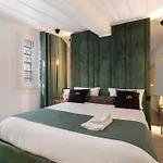 Prestigegoldresidence 1 - Old Town Апартаменты *